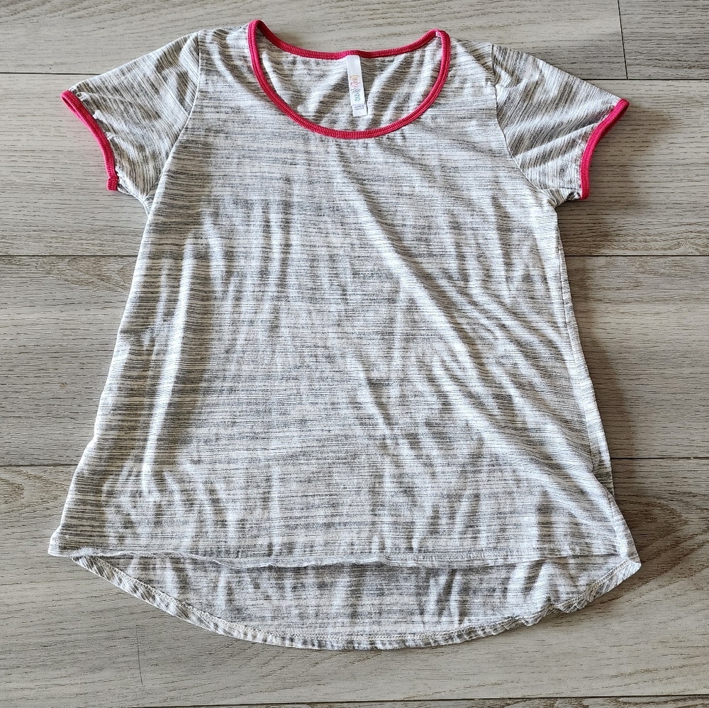 Large gray and pink LulaRoe Classic Tee